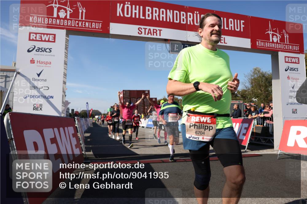 03.10.2025 - Köhlbrandbrückenlauf Lena Gebhardt http://msf.ph/oto/9041935 03.10.2025 13:17:47 Ziel 4410, 4645, 4679, 4829, 5168, 5339, 5685, 5731, 5732, 5917, 6331, 6388, 6485, 6704 meine-sportfotos.de