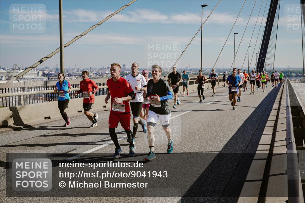 03.10.2025 - Köhlbrandbrückenlauf Michael Burmester http://msf.ph/oto/9041943 03.10.2025 12:23:14 Position 1 5739 meine-sportfotos.de