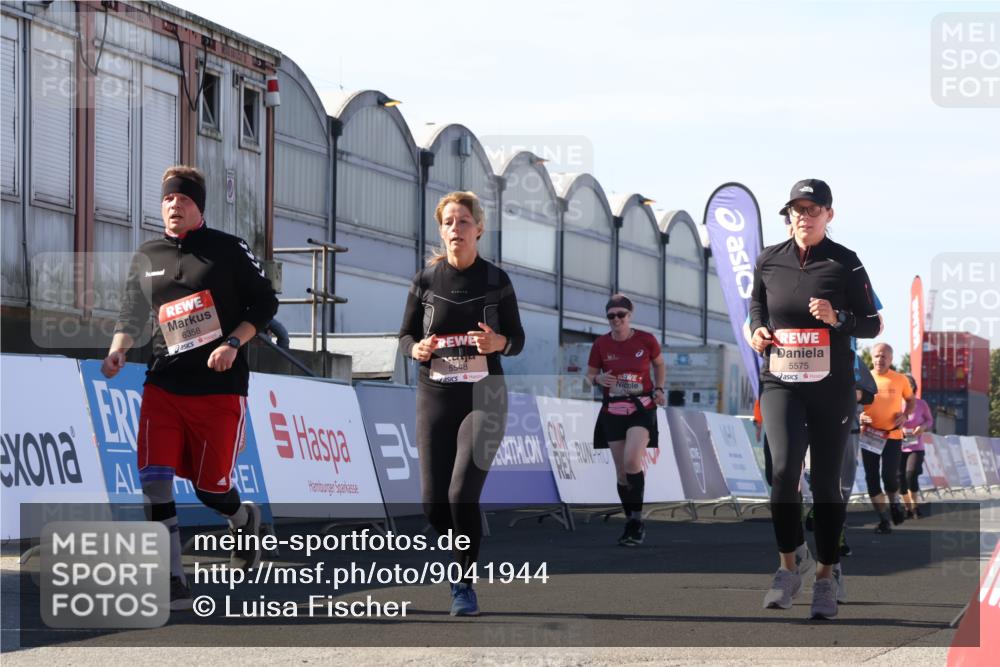 03.10.2025 - Köhlbrandbrückenlauf Luisa Fischer http://msf.ph/oto/9041944 03.10.2025 13:35:22 Ziel 4434, 4440, 4886, 4949, 5140, 5279, 5360, 5412, 5548, 5575, 6204, 6205, 6358, 6411, 6547 meine-sportfotos.de