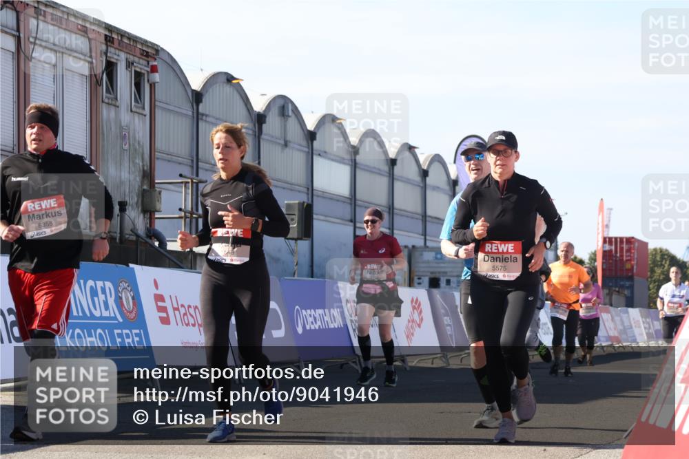 03.10.2025 - Köhlbrandbrückenlauf Luisa Fischer http://msf.ph/oto/9041946 03.10.2025 13:35:22 Ziel 4434, 4440, 4886, 4949, 5140, 5279, 5360, 5412, 5548, 5575, 6204, 6205, 6358, 6411, 6547 meine-sportfotos.de