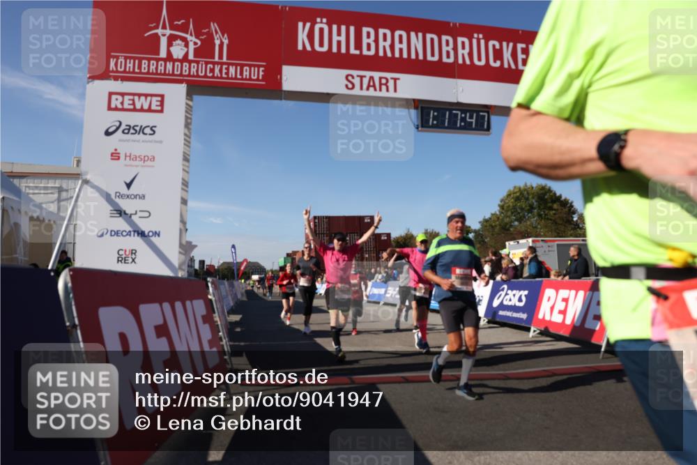 03.10.2025 - Köhlbrandbrückenlauf Lena Gebhardt http://msf.ph/oto/9041947 03.10.2025 13:17:47 Ziel 4410, 4645, 4679, 4829, 5168, 5339, 5685, 5731, 5732, 5917, 6331, 6388, 6485, 6704 meine-sportfotos.de