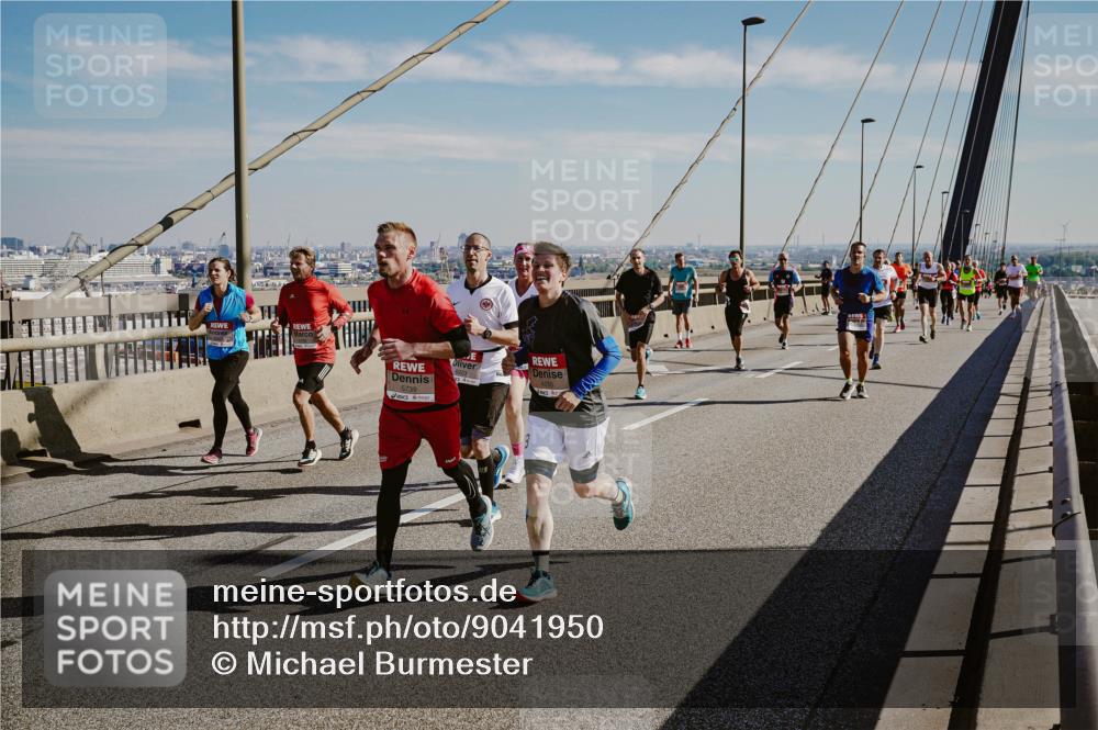 03.10.2025 - Köhlbrandbrückenlauf Michael Burmester http://msf.ph/oto/9041950 03.10.2025 12:23:14 Position 1 5739 meine-sportfotos.de