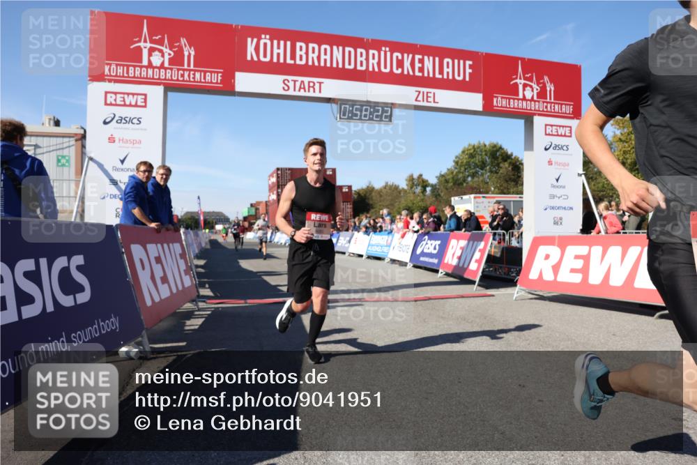03.10.2025 - Köhlbrandbrückenlauf Lena Gebhardt http://msf.ph/oto/9041951 03.10.2025 12:58:23 Ziel 4083, 4099, 4394, 5775, 6152, 6617, 6717, 6732, 6741 meine-sportfotos.de