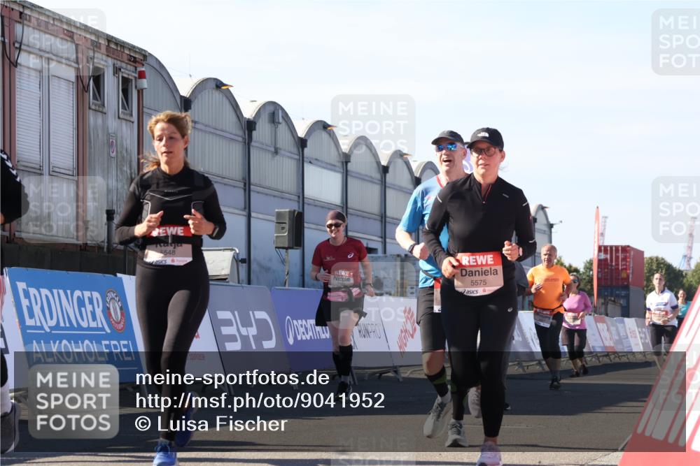 03.10.2025 - Köhlbrandbrückenlauf Luisa Fischer http://msf.ph/oto/9041952 03.10.2025 13:35:22 Ziel 4434, 4440, 4886, 4949, 5140, 5279, 5360, 5412, 5548, 5575, 6204, 6205, 6358, 6411, 6547 meine-sportfotos.de