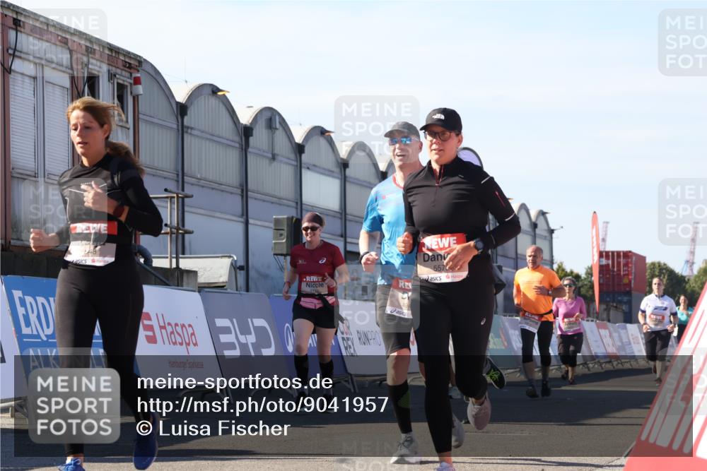03.10.2025 - Köhlbrandbrückenlauf Luisa Fischer http://msf.ph/oto/9041957 03.10.2025 13:35:23 Ziel 4434, 4440, 4886, 4949, 5140, 5279, 5412, 5548, 5575, 6204, 6205, 6358, 6411, 6547 meine-sportfotos.de