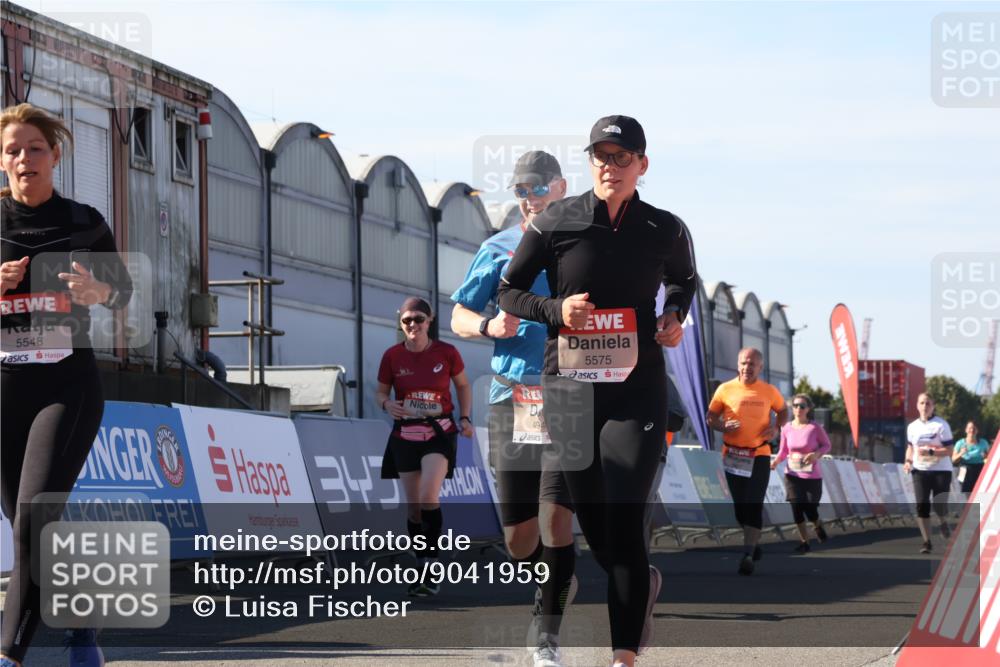 03.10.2025 - Köhlbrandbrückenlauf Luisa Fischer http://msf.ph/oto/9041959 03.10.2025 13:35:23 Ziel 4434, 4440, 4886, 4949, 5140, 5279, 5412, 5548, 5575, 6204, 6205, 6358, 6411, 6547 meine-sportfotos.de