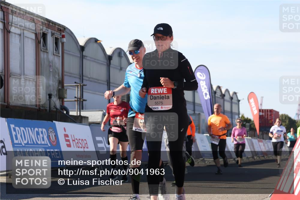 03.10.2025 - Köhlbrandbrückenlauf Luisa Fischer http://msf.ph/oto/9041963 03.10.2025 13:35:23 Ziel 4434, 4440, 4886, 4949, 5140, 5279, 5412, 5548, 5575, 6204, 6205, 6358, 6411, 6547 meine-sportfotos.de