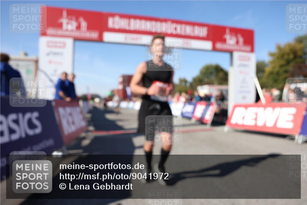 03.10.2025 - Köhlbrandbrückenlauf Lena Gebhardt http://msf.ph/oto/9041972 03.10.2025 12:58:23 Ziel 4083, 4099, 4394, 5775, 6152, 6617, 6717, 6732, 6741 meine-sportfotos.de