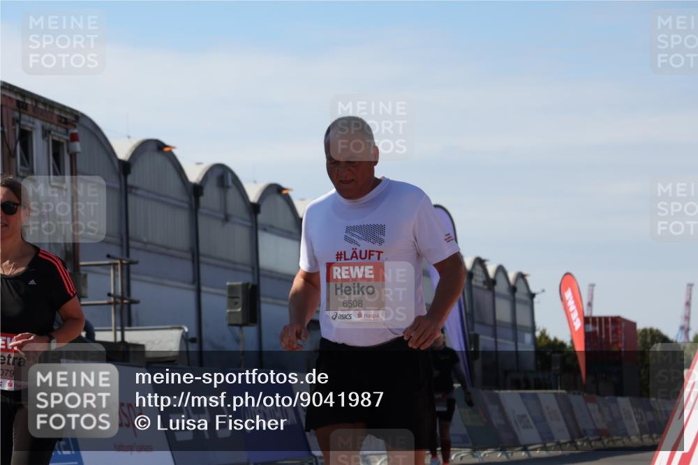 03.10.2025 - Köhlbrandbrückenlauf Luisa Fischer http://msf.ph/oto/9041987 03.10.2025 13:35:41 Ziel 5356, 5517, 5539, 5680, 6079, 6283, 6396, 6508 meine-sportfotos.de