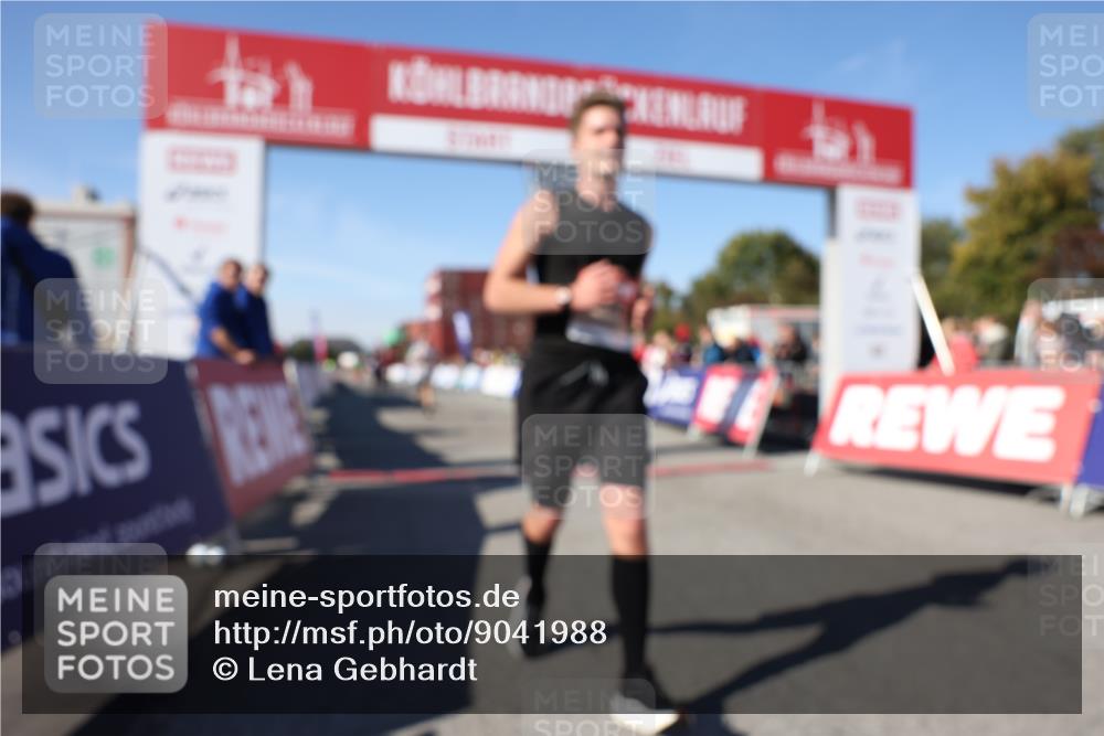 03.10.2025 - Köhlbrandbrückenlauf Lena Gebhardt http://msf.ph/oto/9041988 03.10.2025 12:58:23 Ziel 4083, 4099, 4394, 5775, 6152, 6617, 6717, 6732, 6741 meine-sportfotos.de