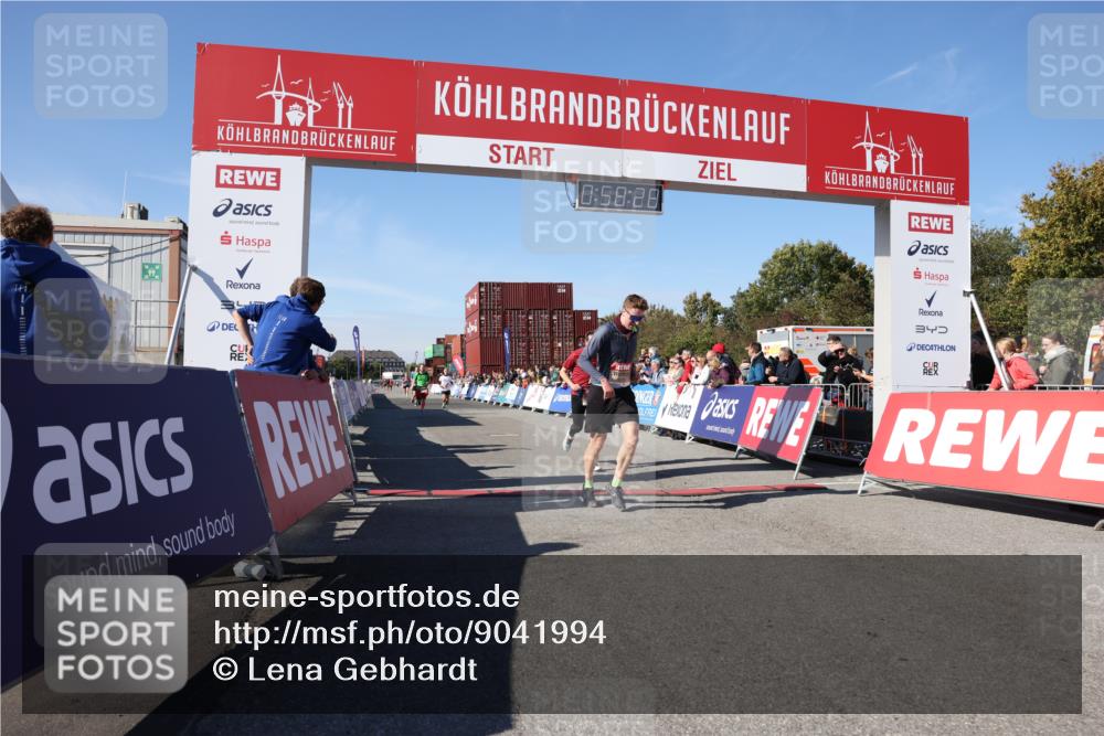 03.10.2025 - Köhlbrandbrückenlauf Lena Gebhardt http://msf.ph/oto/9041994 03.10.2025 12:58:28 Ziel 4083, 4084, 4099, 5706, 5775, 6617, 6732, 6741 meine-sportfotos.de