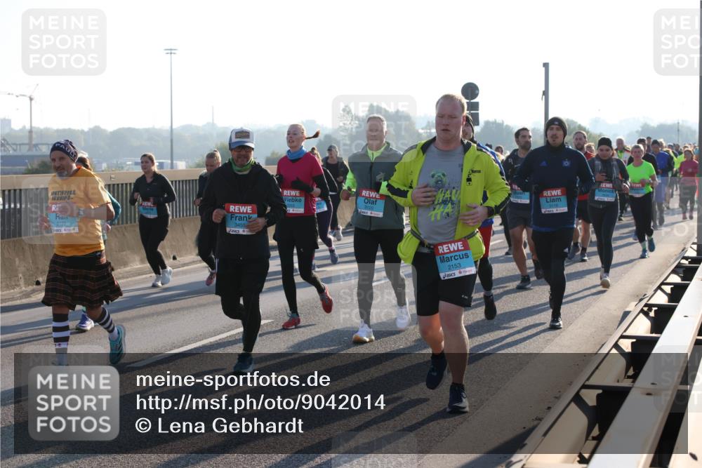 03.10.2025 - Köhlbrandbrückenlauf Lena Gebhardt http://msf.ph/oto/9042014 03.10.2025 09:25:53 Position 1 3122, 3455, 3120, 2153, 3119 meine-sportfotos.de