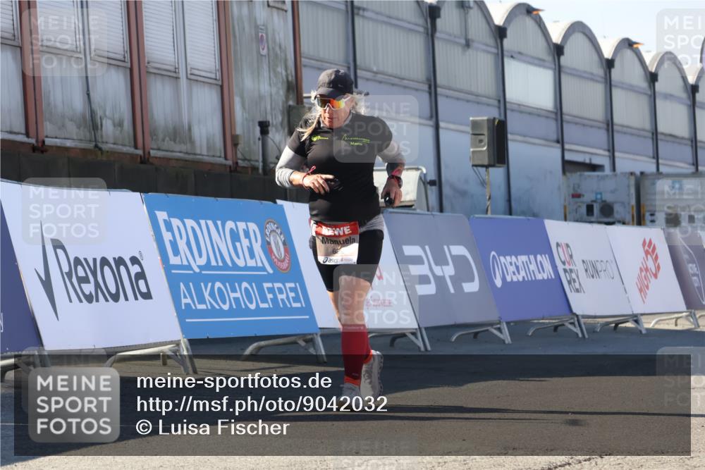 03.10.2025 - Köhlbrandbrückenlauf Luisa Fischer http://msf.ph/oto/9042032 03.10.2025 13:35:50 Ziel 5680, 6079, 6292, 6396, 6508 meine-sportfotos.de