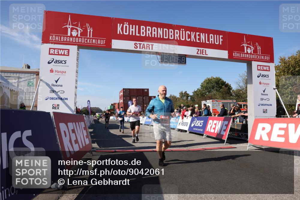 03.10.2025 - Köhlbrandbrückenlauf Lena Gebhardt http://msf.ph/oto/9042061 03.10.2025 13:17:58 Ziel 4333, 4366, 4682, 4829, 4950, 5129, 5168, 5685, 5917, 6153, 6435, 6485, 6633, 6634 meine-sportfotos.de