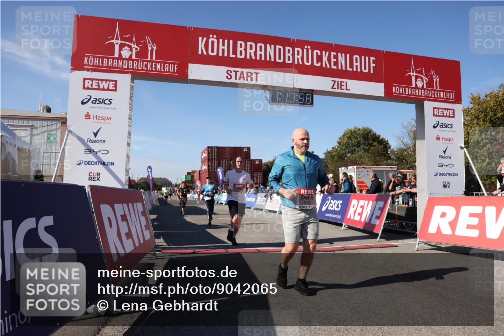 03.10.2025 - Köhlbrandbrückenlauf Lena Gebhardt http://msf.ph/oto/9042065 03.10.2025 13:17:58 Ziel 4333, 4366, 4682, 4829, 4950, 5129, 5168, 5685, 5917, 6153, 6435, 6485, 6633, 6634 meine-sportfotos.de