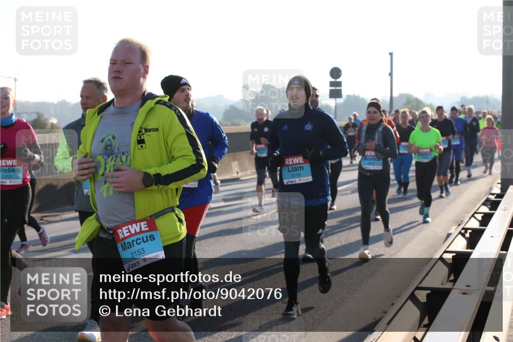 03.10.2025 - Köhlbrandbrückenlauf Lena Gebhardt http://msf.ph/oto/9042076 03.10.2025 09:25:54 Position 1 2255, 2153, 3119 meine-sportfotos.de