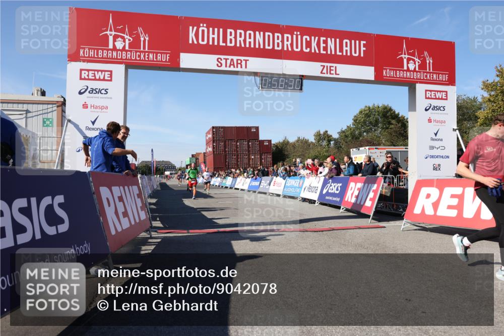 03.10.2025 - Köhlbrandbrückenlauf Lena Gebhardt http://msf.ph/oto/9042078 03.10.2025 12:58:30 Ziel 4083, 4084, 4241, 5706, 5775, 6617, 6732, 6741 meine-sportfotos.de
