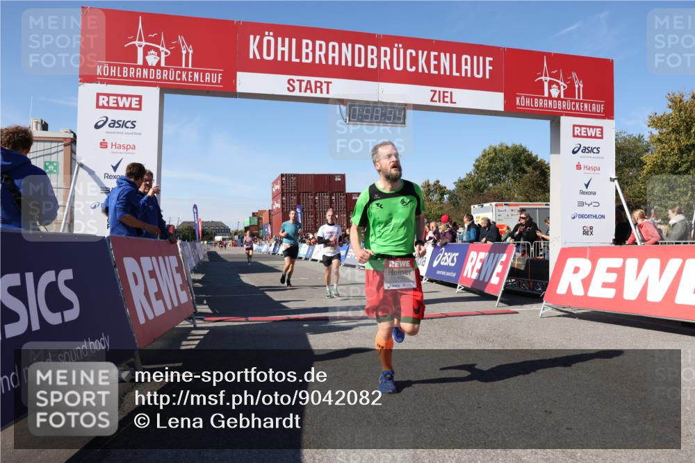 03.10.2025 - Köhlbrandbrückenlauf Lena Gebhardt http://msf.ph/oto/9042082 03.10.2025 12:58:34 Ziel 4084, 4148, 4241, 5706, 5775, 6617, 6741 meine-sportfotos.de