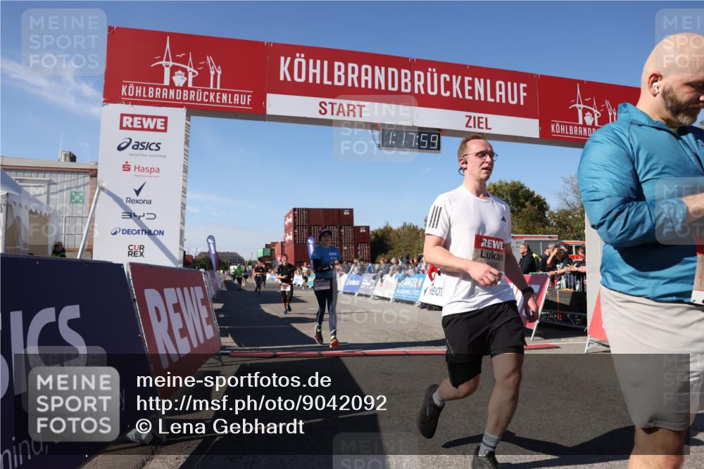 03.10.2025 - Köhlbrandbrückenlauf Lena Gebhardt http://msf.ph/oto/9042092 03.10.2025 13:18:00 Ziel 4333, 4366, 4620, 4682, 4950, 5129, 6153, 6326, 6435, 6633, 6634 meine-sportfotos.de