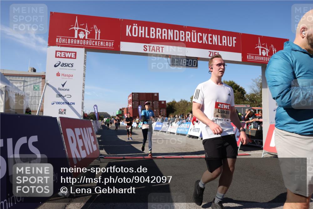 03.10.2025 - Köhlbrandbrückenlauf Lena Gebhardt http://msf.ph/oto/9042097 03.10.2025 13:18:00 Ziel 4333, 4366, 4620, 4682, 4950, 5129, 6153, 6326, 6435, 6633, 6634 meine-sportfotos.de