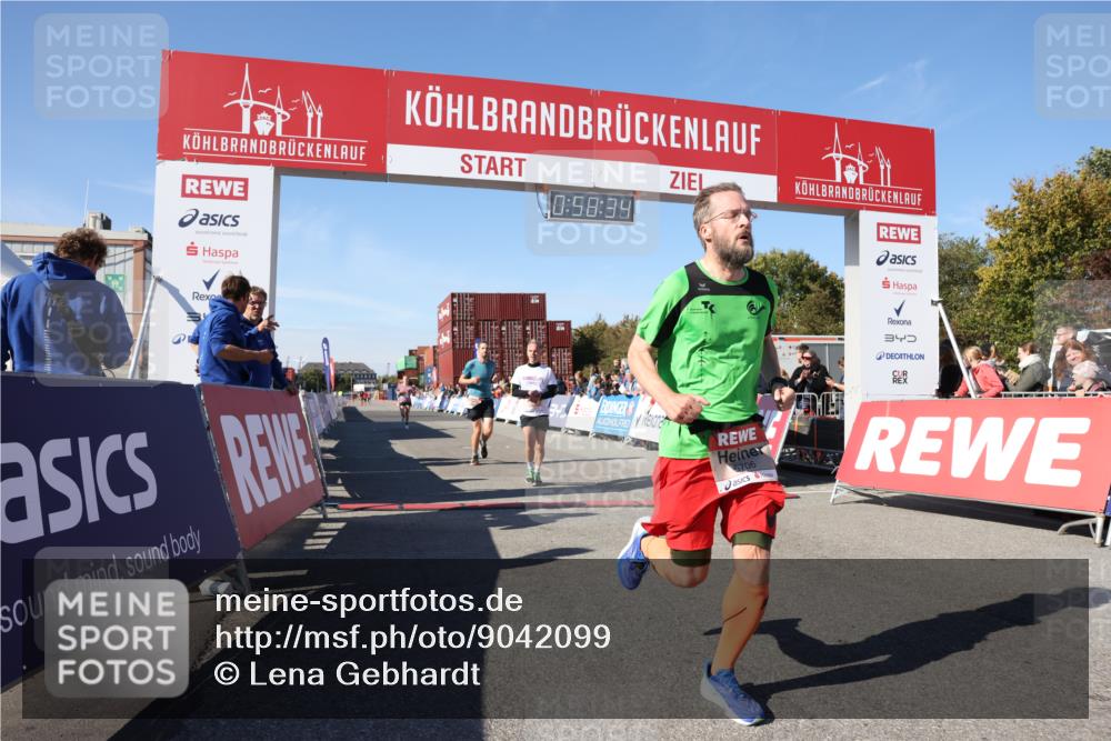 03.10.2025 - Köhlbrandbrückenlauf Lena Gebhardt http://msf.ph/oto/9042099 03.10.2025 12:58:34 Ziel 4084, 4148, 4241, 5706, 5775, 6617, 6741 meine-sportfotos.de