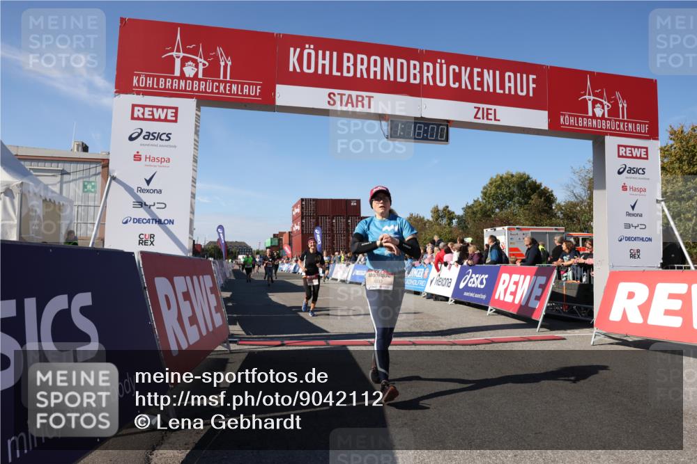 03.10.2025 - Köhlbrandbrückenlauf Lena Gebhardt http://msf.ph/oto/9042112 03.10.2025 13:18:01 Ziel 4333, 4366, 4620, 4682, 4950, 5129, 5209, 6153, 6326, 6435, 6633, 6634 meine-sportfotos.de