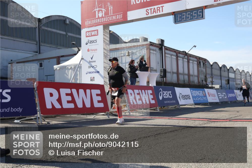 03.10.2025 - Köhlbrandbrückenlauf Luisa Fischer http://msf.ph/oto/9042115 03.10.2025 13:35:54 Ziel 4972, 6292 meine-sportfotos.de