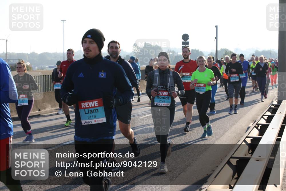 03.10.2025 - Köhlbrandbrückenlauf Lena Gebhardt http://msf.ph/oto/9042129 03.10.2025 09:25:56 Position 1 2125, 3119, 2644, 2049 meine-sportfotos.de