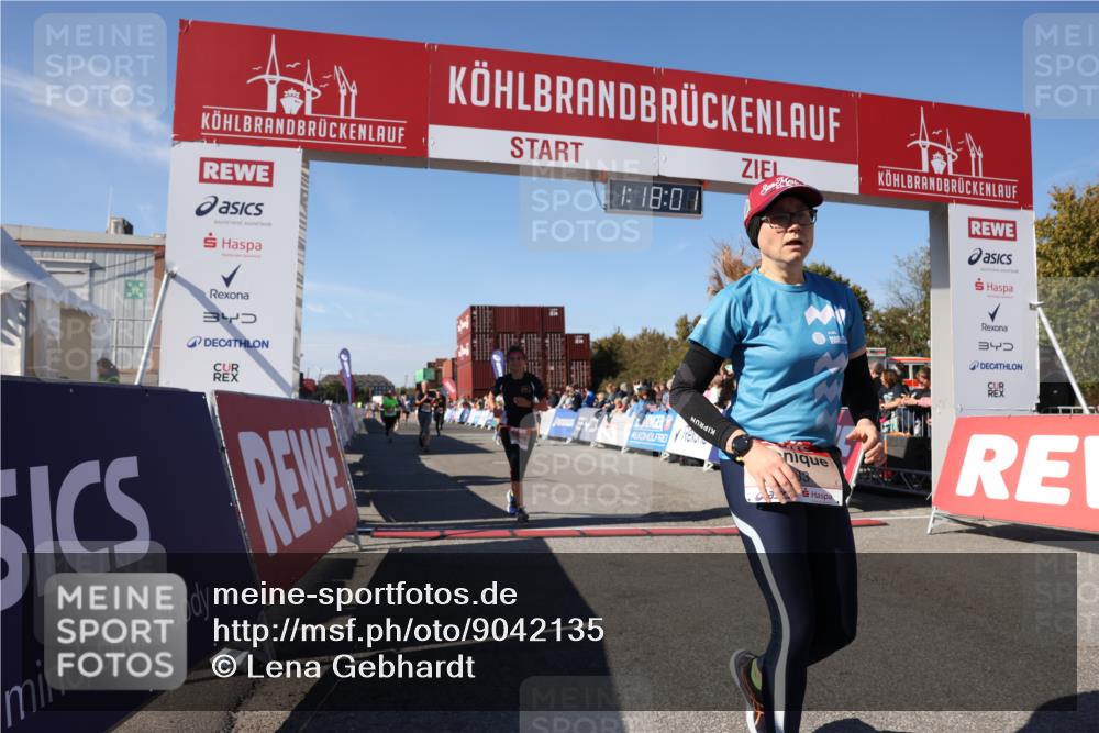 03.10.2025 - Köhlbrandbrückenlauf Lena Gebhardt http://msf.ph/oto/9042135 03.10.2025 13:18:02 Ziel 4333, 4366, 4620, 4682, 4950, 5129, 5209, 6153, 6326, 6435, 6633, 6634 meine-sportfotos.de
