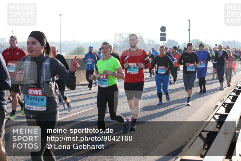 03.10.2025 - Köhlbrandbrückenlauf Lena Gebhardt http://msf.ph/oto/9042160 03.10.2025 09:25:57 Position 1 2070, 2644, 2502, 2049 meine-sportfotos.de