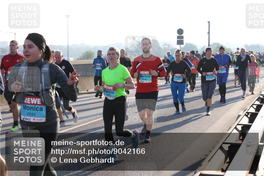 03.10.2025 - Köhlbrandbrückenlauf Lena Gebhardt http://msf.ph/oto/9042166 03.10.2025 09:25:57 Position 1 0000, 2644, 2502, 2049 meine-sportfotos.de
