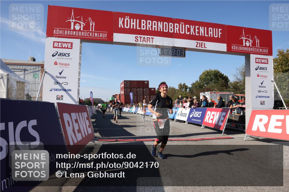 03.10.2025 - Köhlbrandbrückenlauf Lena Gebhardt http://msf.ph/oto/9042170 03.10.2025 13:18:03 Ziel 4333, 4366, 4620, 4661, 4682, 4950, 5129, 5209, 6153, 6326, 6435, 6633, 6634 meine-sportfotos.de