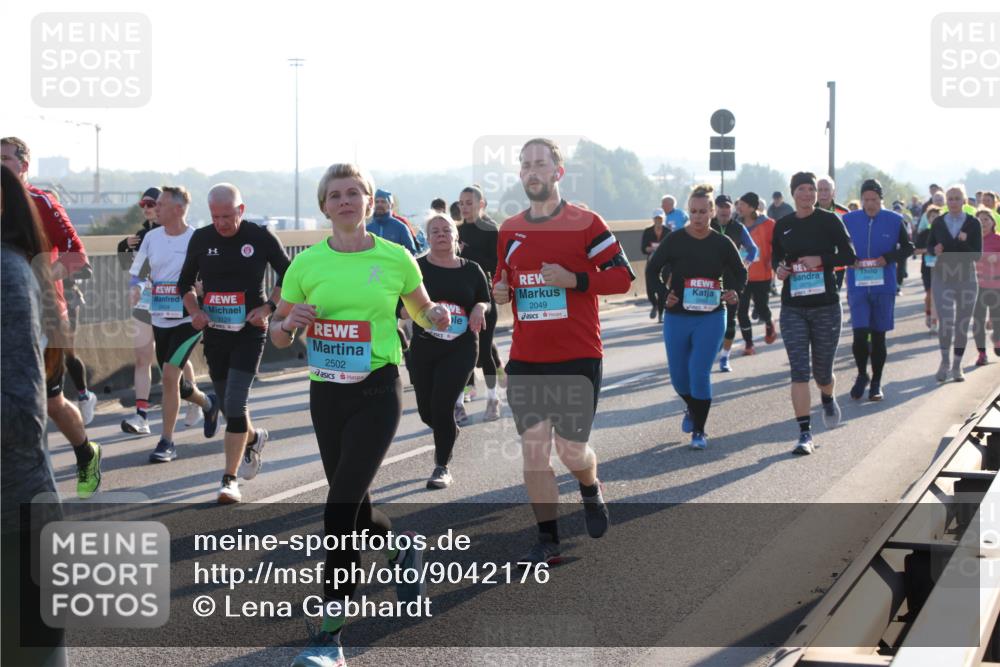 03.10.2025 - Köhlbrandbrückenlauf Lena Gebhardt http://msf.ph/oto/9042176 03.10.2025 09:25:57 Position 1 3129, 2502, 2049 meine-sportfotos.de