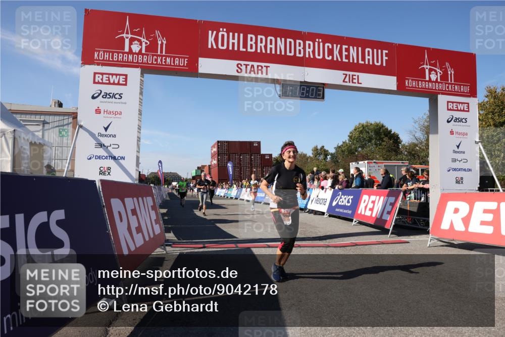 03.10.2025 - Köhlbrandbrückenlauf Lena Gebhardt http://msf.ph/oto/9042178 03.10.2025 13:18:03 Ziel 4333, 4366, 4620, 4661, 4682, 4950, 5129, 5209, 6153, 6326, 6435, 6633, 6634 meine-sportfotos.de