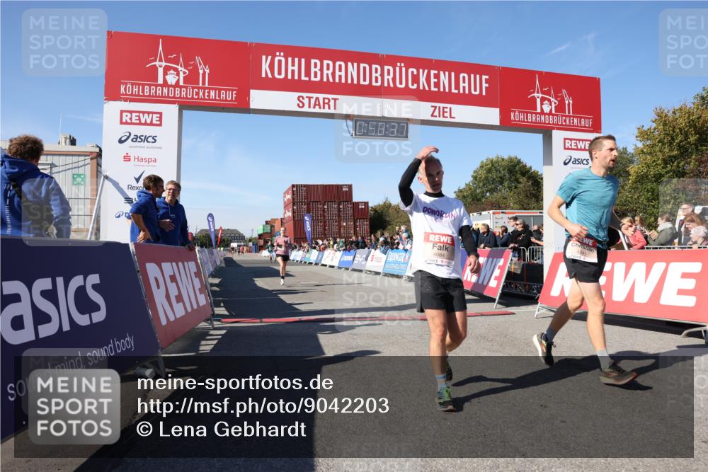 03.10.2025 - Köhlbrandbrückenlauf Lena Gebhardt http://msf.ph/oto/9042203 03.10.2025 12:58:37 Ziel 4084, 4148, 4241, 5706, 5775, 6617 meine-sportfotos.de