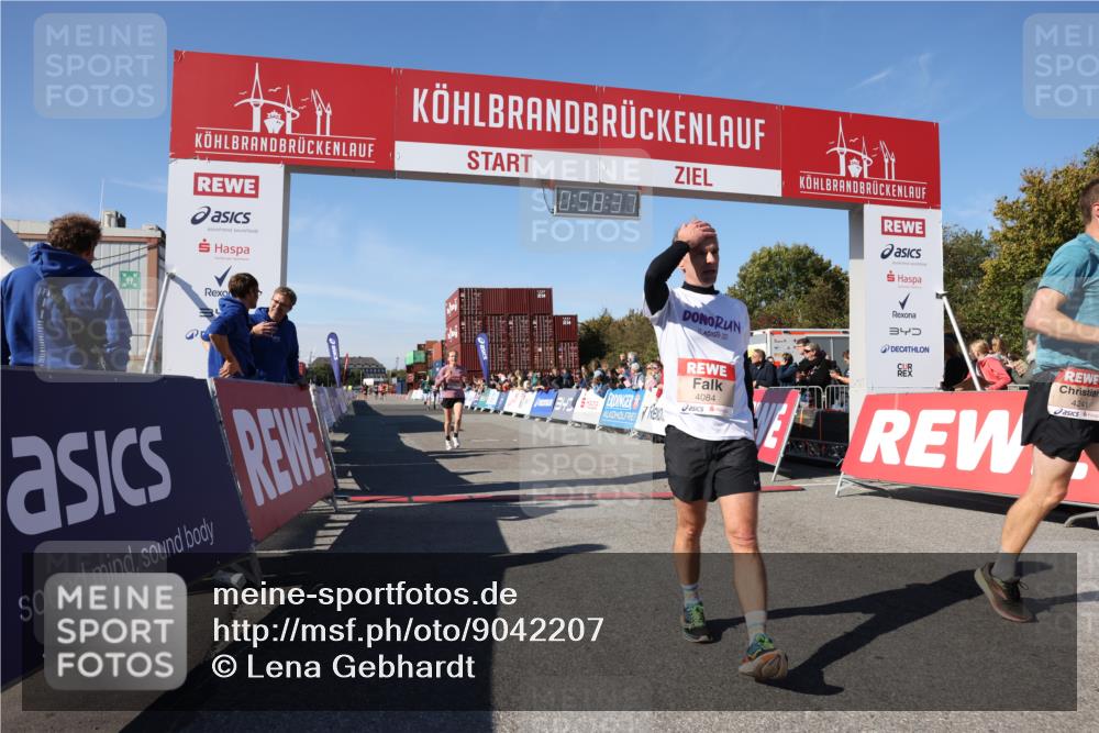 03.10.2025 - Köhlbrandbrückenlauf Lena Gebhardt http://msf.ph/oto/9042207 03.10.2025 12:58:37 Ziel 4084, 4148, 4241, 5706, 5775, 6617 meine-sportfotos.de