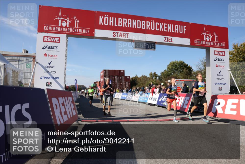 03.10.2025 - Köhlbrandbrückenlauf Lena Gebhardt http://msf.ph/oto/9042211 03.10.2025 13:18:05 Ziel 4333, 4366, 4620, 4661, 4682, 4950, 5129, 5209, 6326, 6633, 6634 meine-sportfotos.de