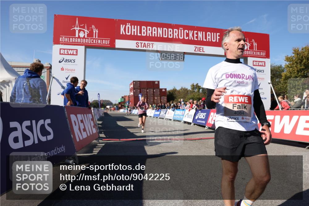 03.10.2025 - Köhlbrandbrückenlauf Lena Gebhardt http://msf.ph/oto/9042225 03.10.2025 12:58:38 Ziel 4084, 4148, 4241, 5706, 6617 meine-sportfotos.de