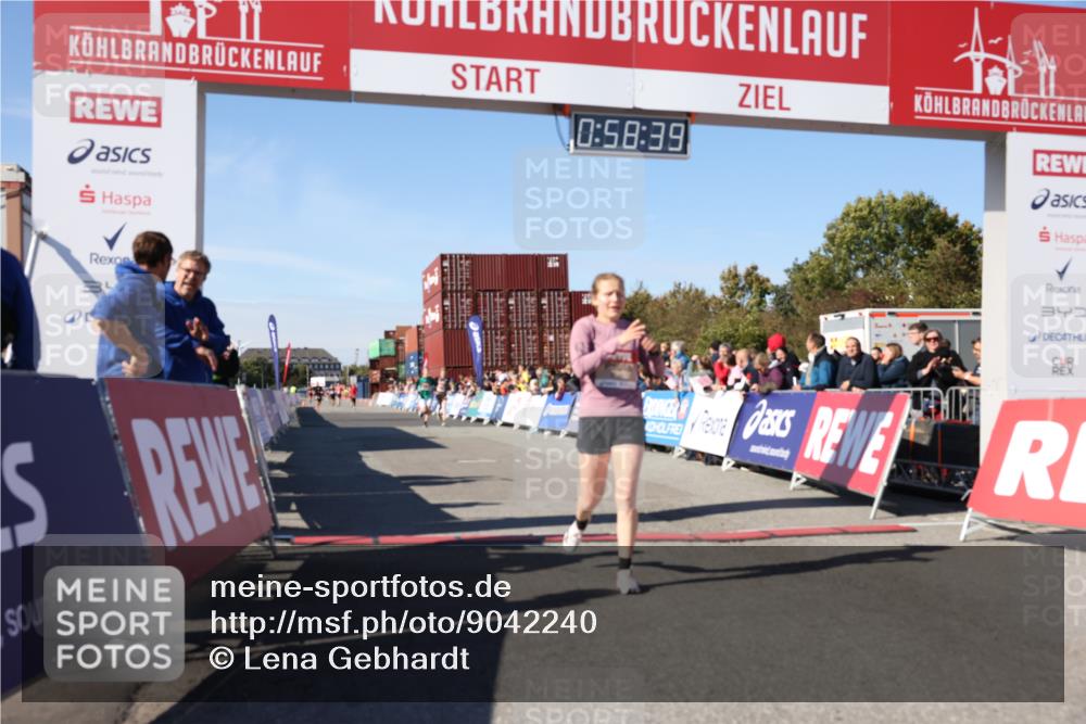 03.10.2025 - Köhlbrandbrückenlauf Lena Gebhardt http://msf.ph/oto/9042240 03.10.2025 12:58:40 Ziel 4084, 4148, 4241, 5706, 5824, 6167 meine-sportfotos.de