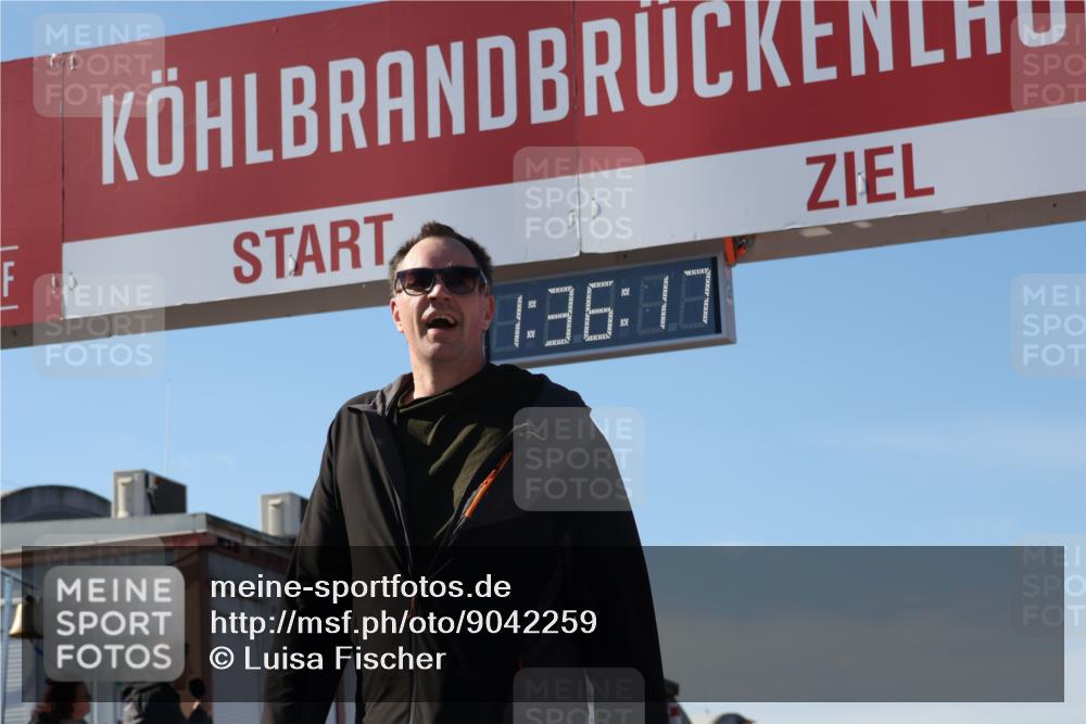 03.10.2025 - Köhlbrandbrückenlauf Luisa Fischer http://msf.ph/oto/9042259 03.10.2025 13:36:16 Ziel 5045, 5158, 5219, 6670 meine-sportfotos.de