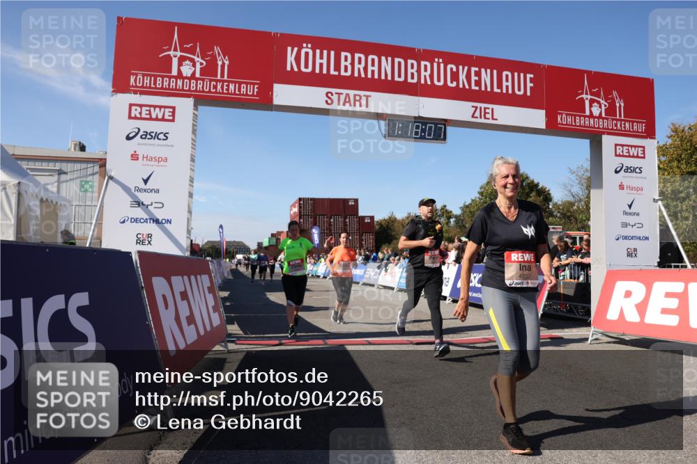 03.10.2025 - Köhlbrandbrückenlauf Lena Gebhardt http://msf.ph/oto/9042265 03.10.2025 13:18:07 Ziel 4333, 4366, 4472, 4473, 4620, 4661, 4682, 4950, 5209, 5454, 6310, 6326, 6633, 6634 meine-sportfotos.de