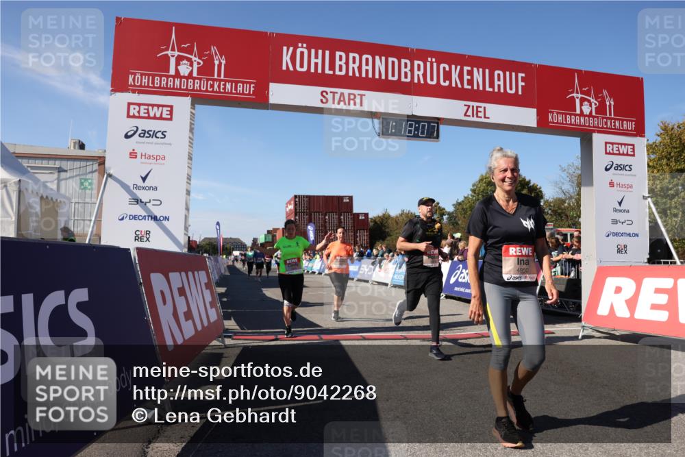 03.10.2025 - Köhlbrandbrückenlauf Lena Gebhardt http://msf.ph/oto/9042268 03.10.2025 13:18:07 Ziel 4333, 4366, 4472, 4473, 4620, 4661, 4682, 4950, 5209, 5454, 6310, 6326, 6633, 6634 meine-sportfotos.de