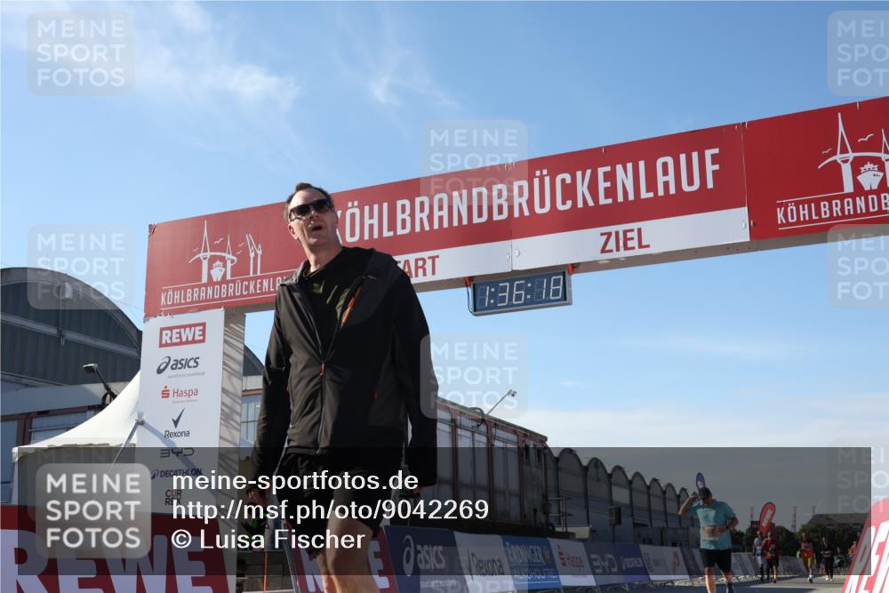 03.10.2025 - Köhlbrandbrückenlauf Luisa Fischer http://msf.ph/oto/9042269 03.10.2025 13:36:17 Ziel 5045, 5158, 5219, 6670 meine-sportfotos.de