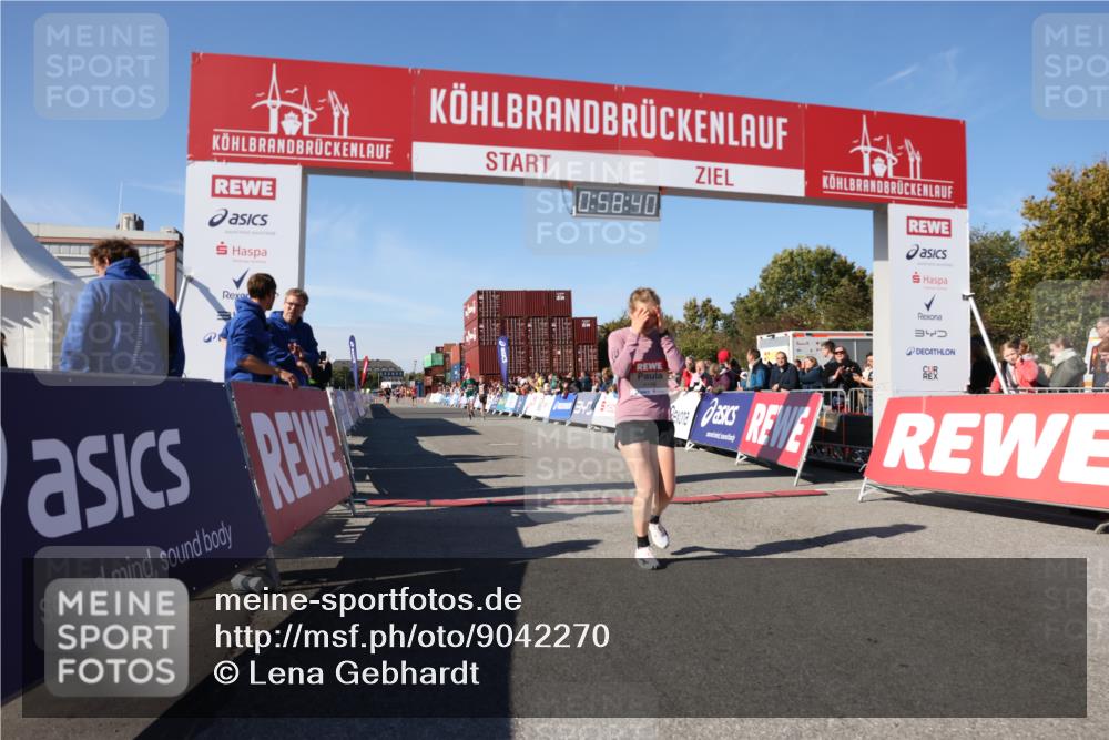 03.10.2025 - Köhlbrandbrückenlauf Lena Gebhardt http://msf.ph/oto/9042270 03.10.2025 12:58:40 Ziel 4084, 4148, 4241, 5706, 5824, 6167 meine-sportfotos.de