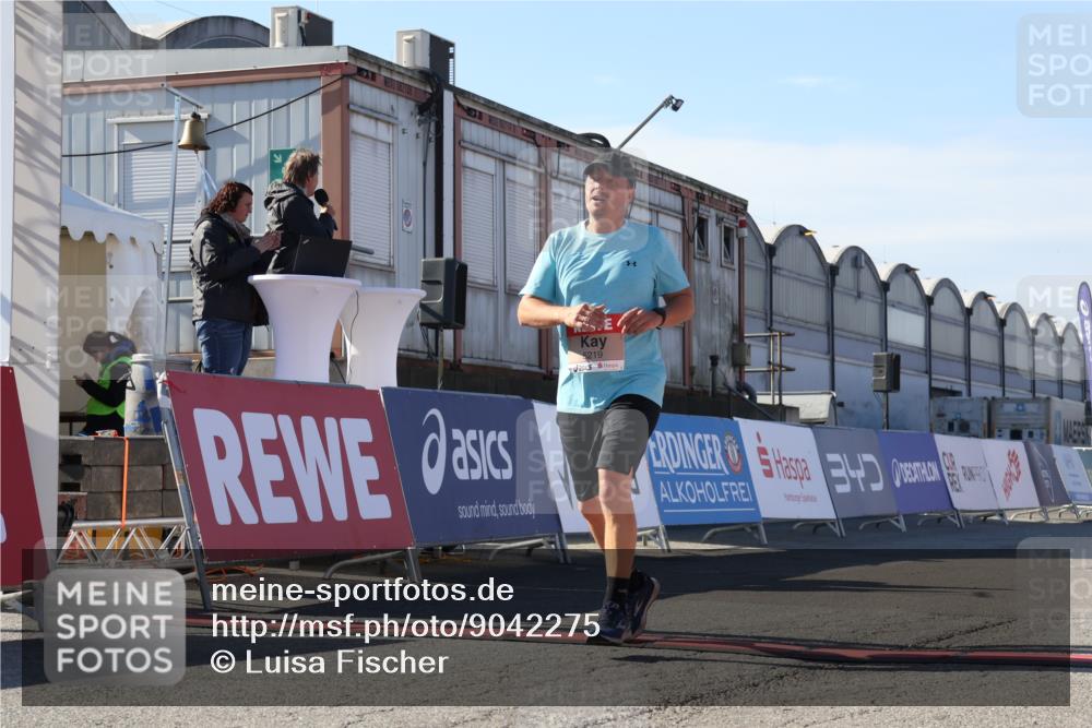 03.10.2025 - Köhlbrandbrückenlauf Luisa Fischer http://msf.ph/oto/9042275 03.10.2025 13:36:19 Ziel 5045, 5219 meine-sportfotos.de