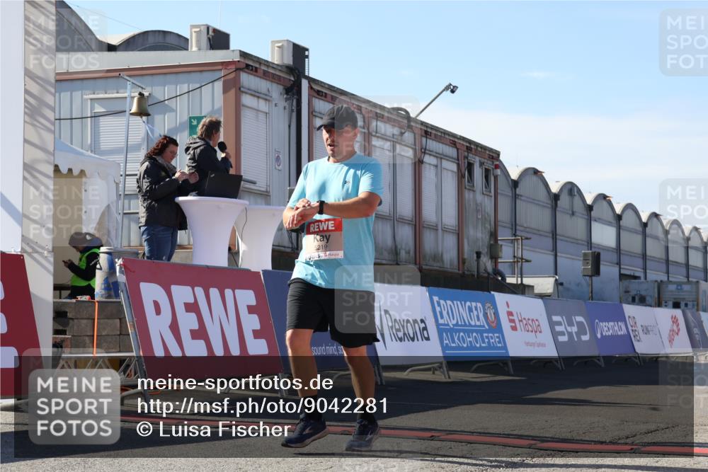 03.10.2025 - Köhlbrandbrückenlauf Luisa Fischer http://msf.ph/oto/9042281 03.10.2025 13:36:20 Ziel 5045, 5219 meine-sportfotos.de