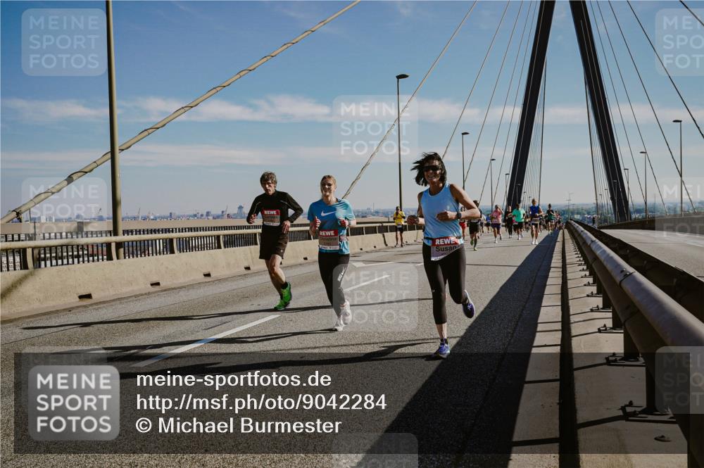 03.10.2025 - Köhlbrandbrückenlauf Michael Burmester http://msf.ph/oto/9042284 03.10.2025 12:23:34 Position 1  meine-sportfotos.de