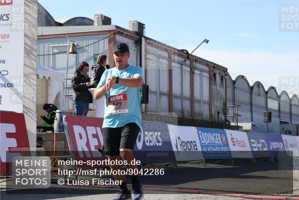03.10.2025 - Köhlbrandbrückenlauf Luisa Fischer http://msf.ph/oto/9042286 03.10.2025 13:36:20 Ziel 5045, 5219 meine-sportfotos.de