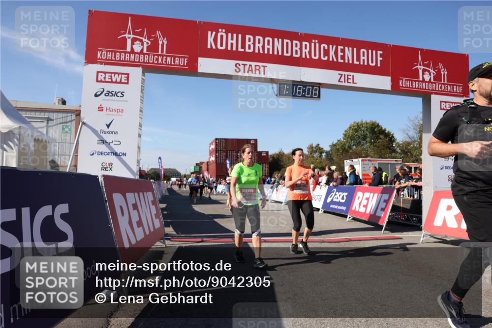 03.10.2025 - Köhlbrandbrückenlauf Lena Gebhardt http://msf.ph/oto/9042305 03.10.2025 13:18:08 Ziel 4333, 4366, 4472, 4473, 4620, 4661, 4682, 4950, 5209, 5454, 6310, 6326, 6633, 6634 meine-sportfotos.de