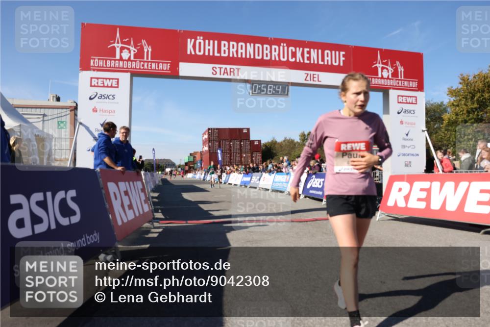 03.10.2025 - Köhlbrandbrückenlauf Lena Gebhardt http://msf.ph/oto/9042308 03.10.2025 12:58:42 Ziel 4084, 4148, 4241, 5706, 5824, 6167 meine-sportfotos.de